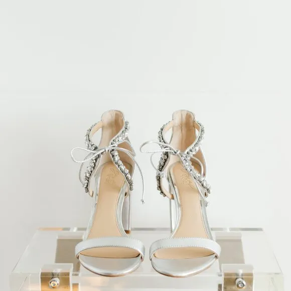 Badgley Mischka Thamar Silver Metallic 9 Women's Block Heels Platinum