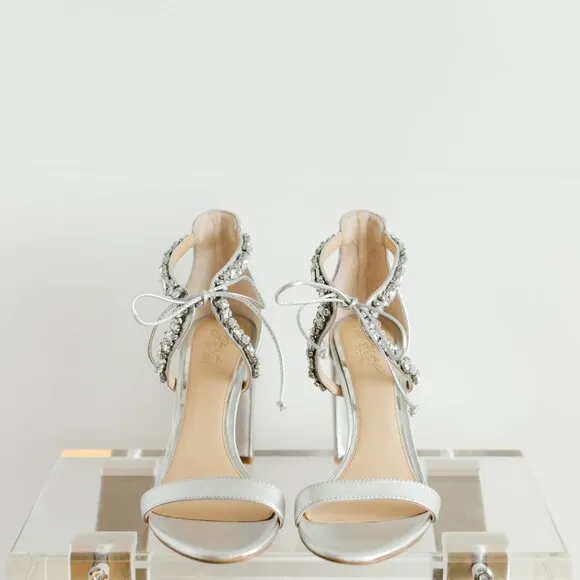 Badgley Mischka Thamar Silver Metallic 9 Women's Block Heels Platinum