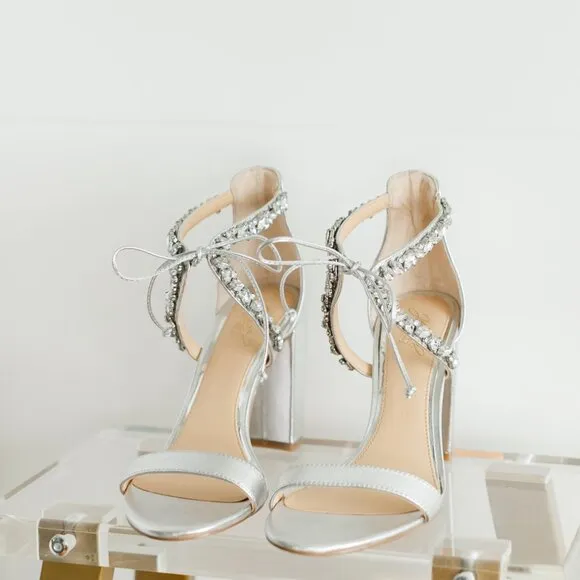 Badgley Mischka Thamar Silver Metallic 9 Women's Block Heels Platinum
