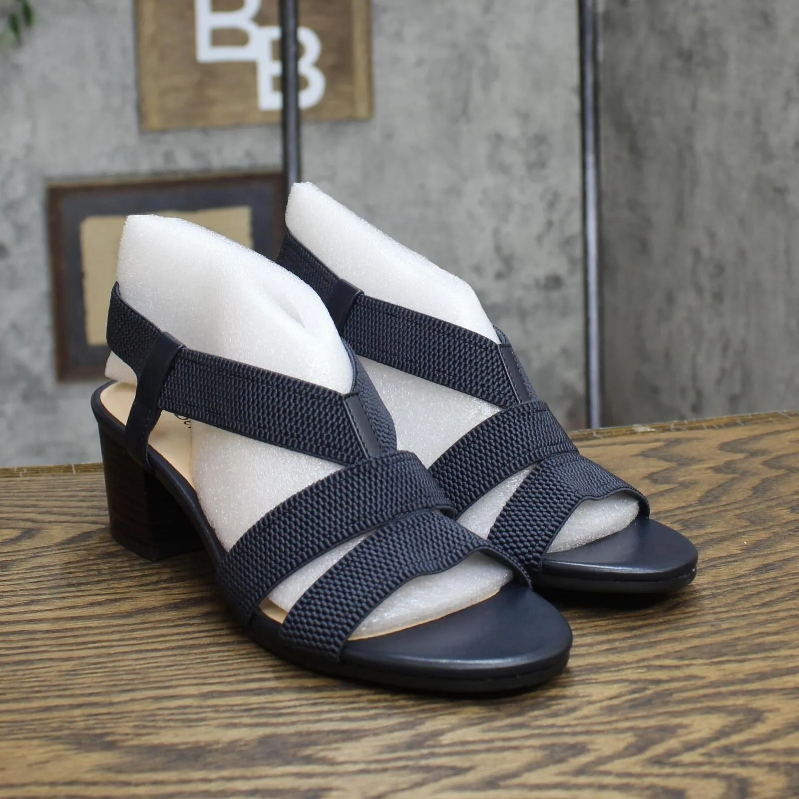 Bella Vita Women's Block Heel Sandal Heeled JODI Navy Textured Gore Blue 9N