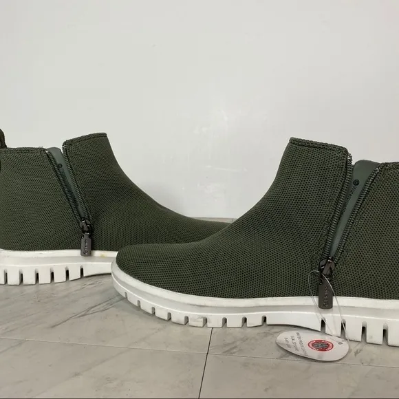 Blondo Florette Green Knit Chelsea Bootie 8 1/2M