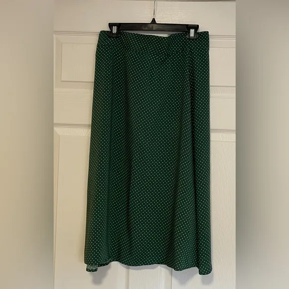 Chelsea 28 Print Midi Skirt Medium Green Eden Dots. Size Medium.