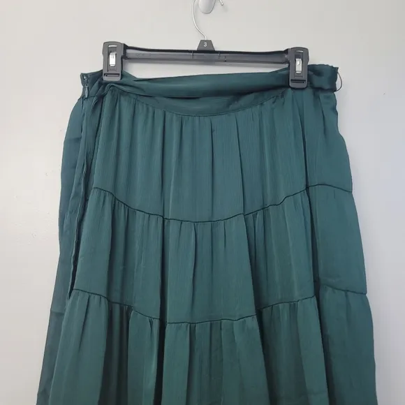 Chelsea &amp; Violet Holiday Skirt