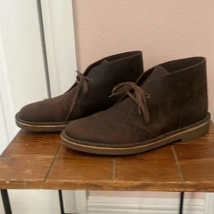 Clarks Men’s/Hommes Chukka boots new never worn
