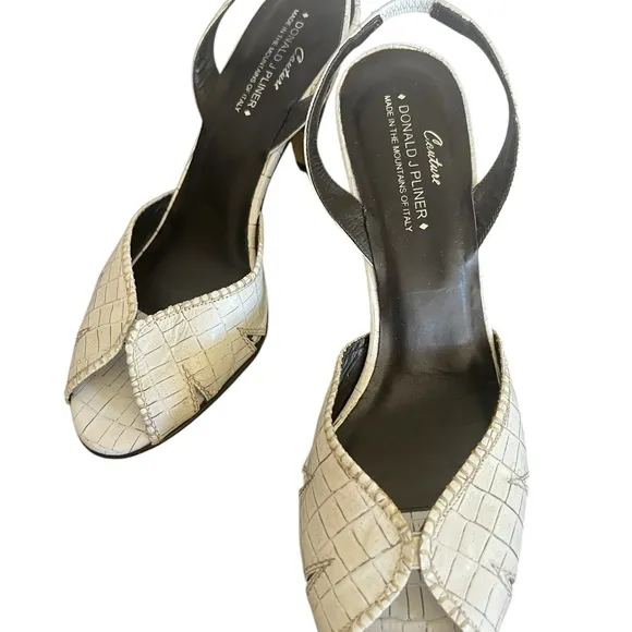 Donald J. Pliner Couture made in Italy winter white NWOB size 9 leatherslingback