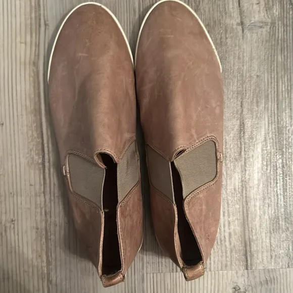 Frye - Distressed Leather Melanie Chelsea Sneaker Bootie