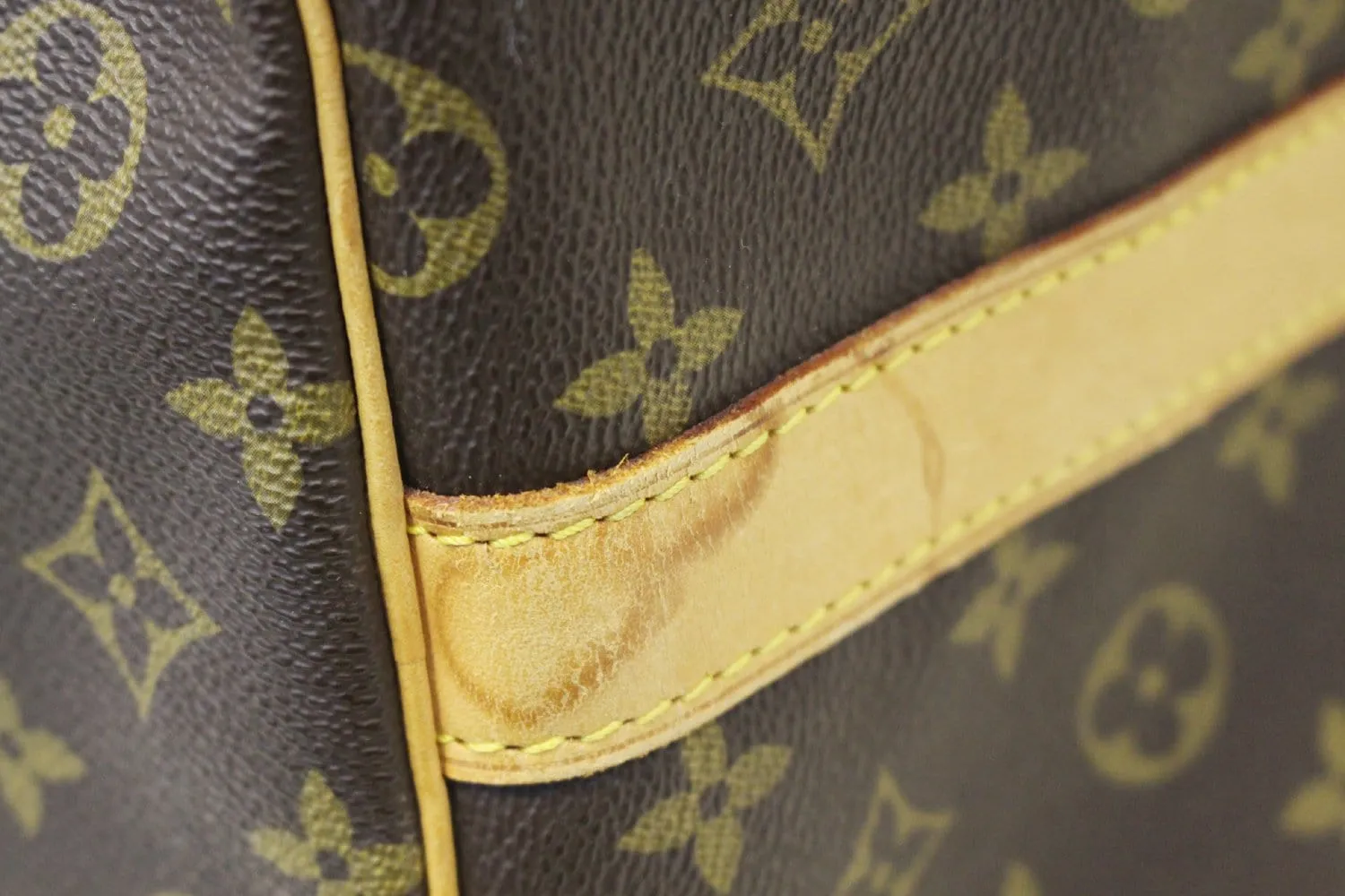 LOUIS VUITTON Monogram Canvas Keepall 60 Bandouliere Travel Bag