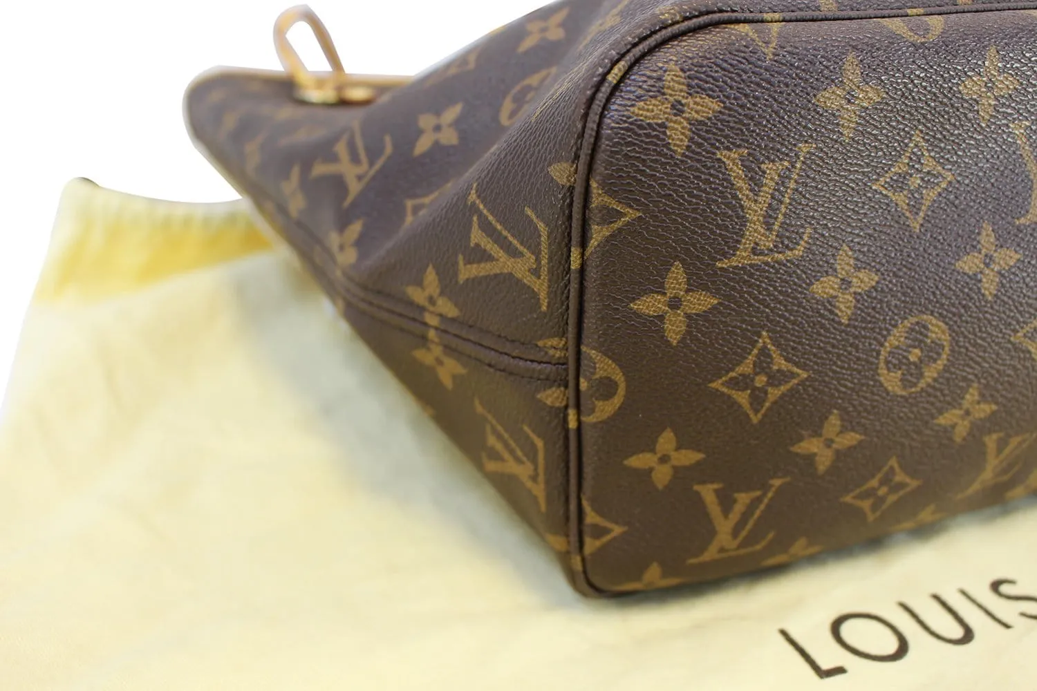 LOUIS VUITTON Monogram Neverfull MM Shoulder Bag Red