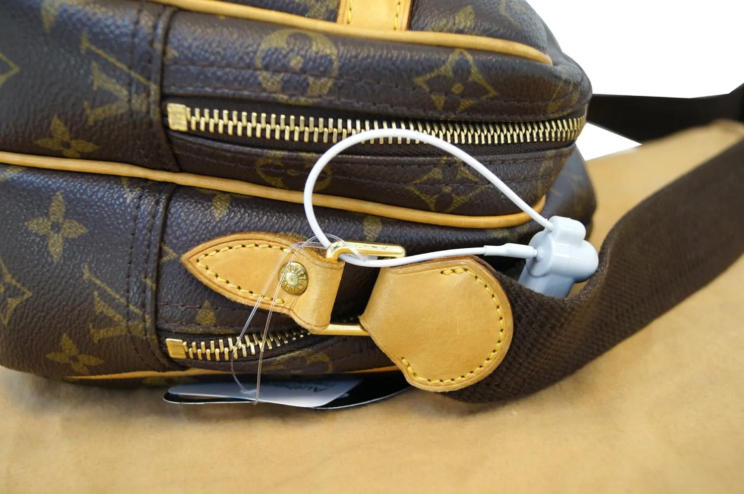 LOUIS VUITTON Monogram Reporter PM Shoulder Bag - Final Call