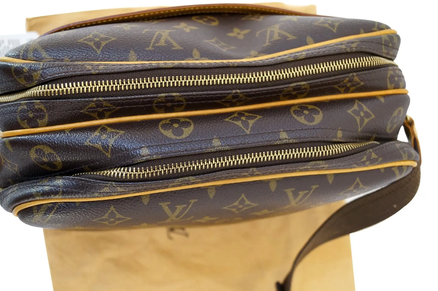 LOUIS VUITTON Monogram Reporter PM Shoulder Bag - Final Call