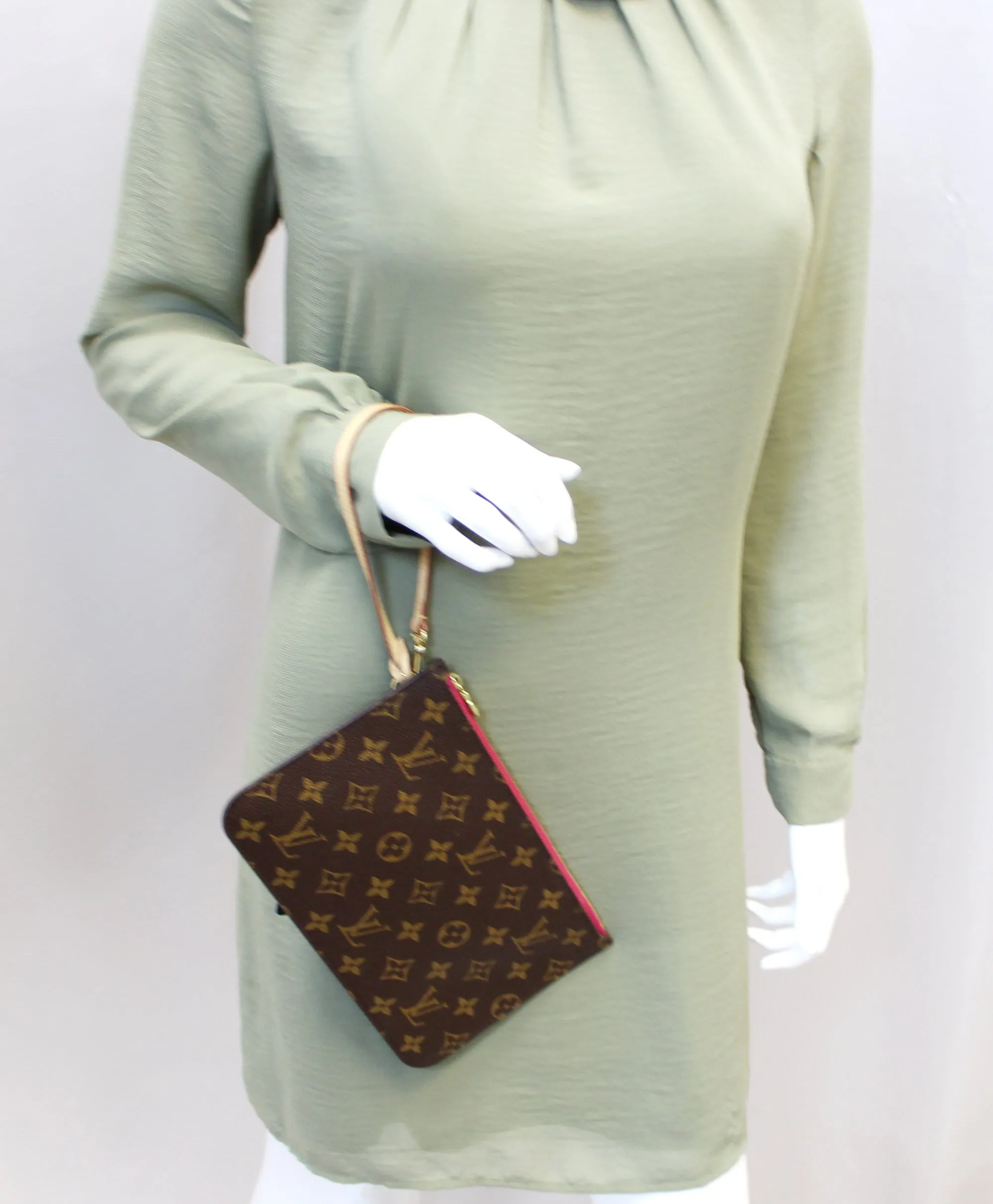 LOUIS VUITTON Pochette Wristlet Neverfull GM Monogram Canvas Pouch