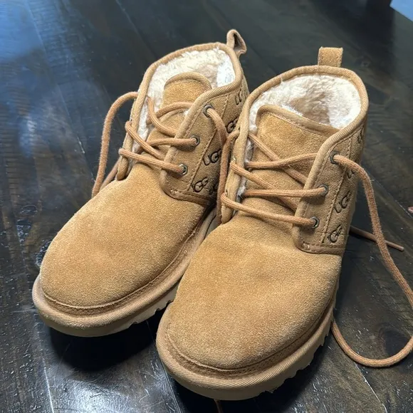 Mens UGG Neumel Emboss Chukka Boot - Chestnut