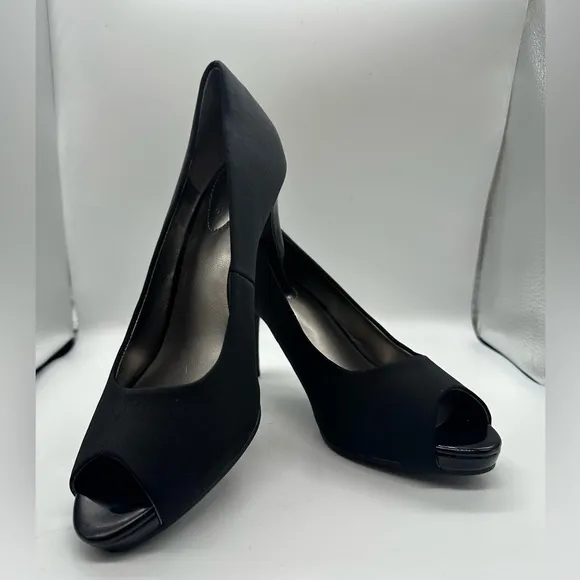 NEW Bandolino Rainaa Pump - Black - Size 8M