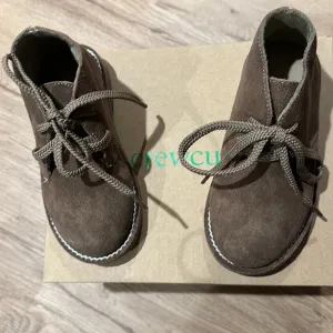 News crew it’s kids Calvert boots