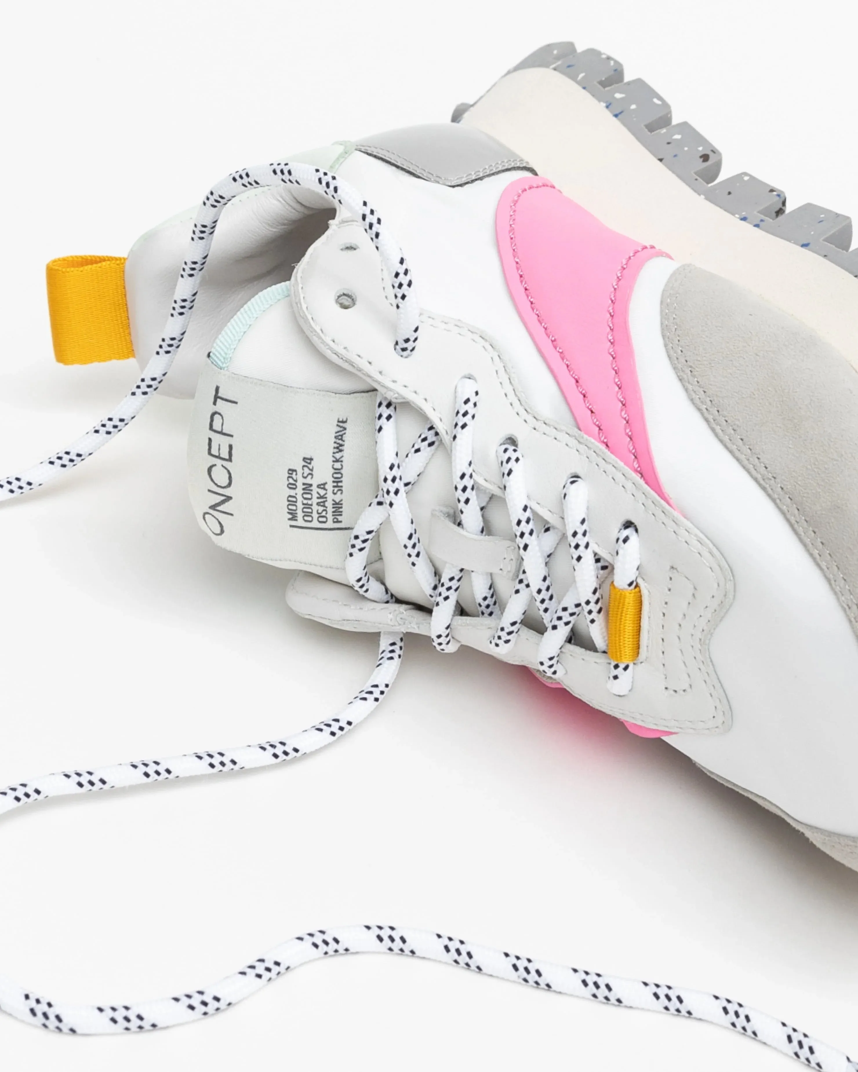 oncept: osaka sneaker-pink shockwave