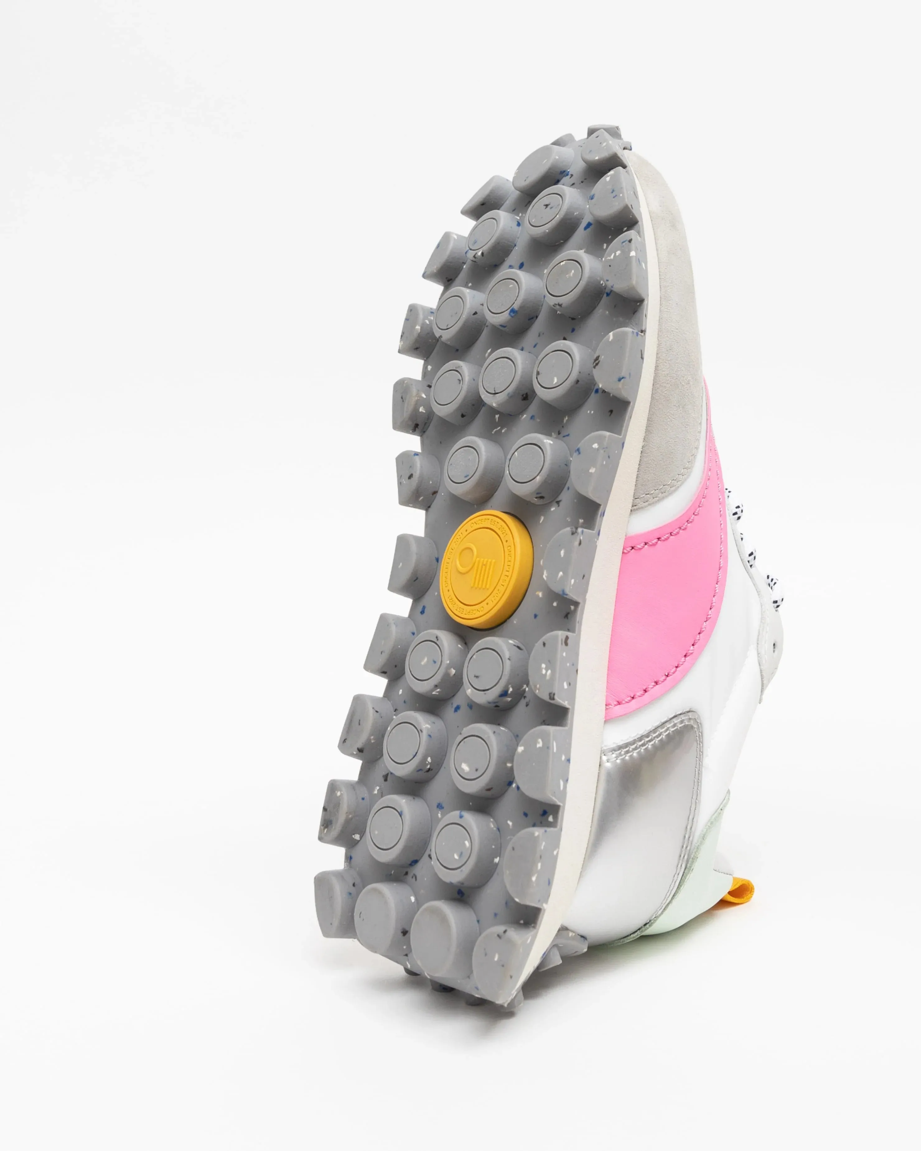 oncept: osaka sneaker-pink shockwave