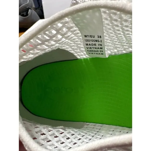 OOFOS Women's Mesh Upper OOmega Chukka Shoe Size 7