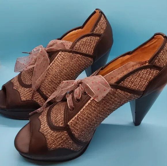 Poetic License‎ Stuck On You Peep Toe Laceup Heels