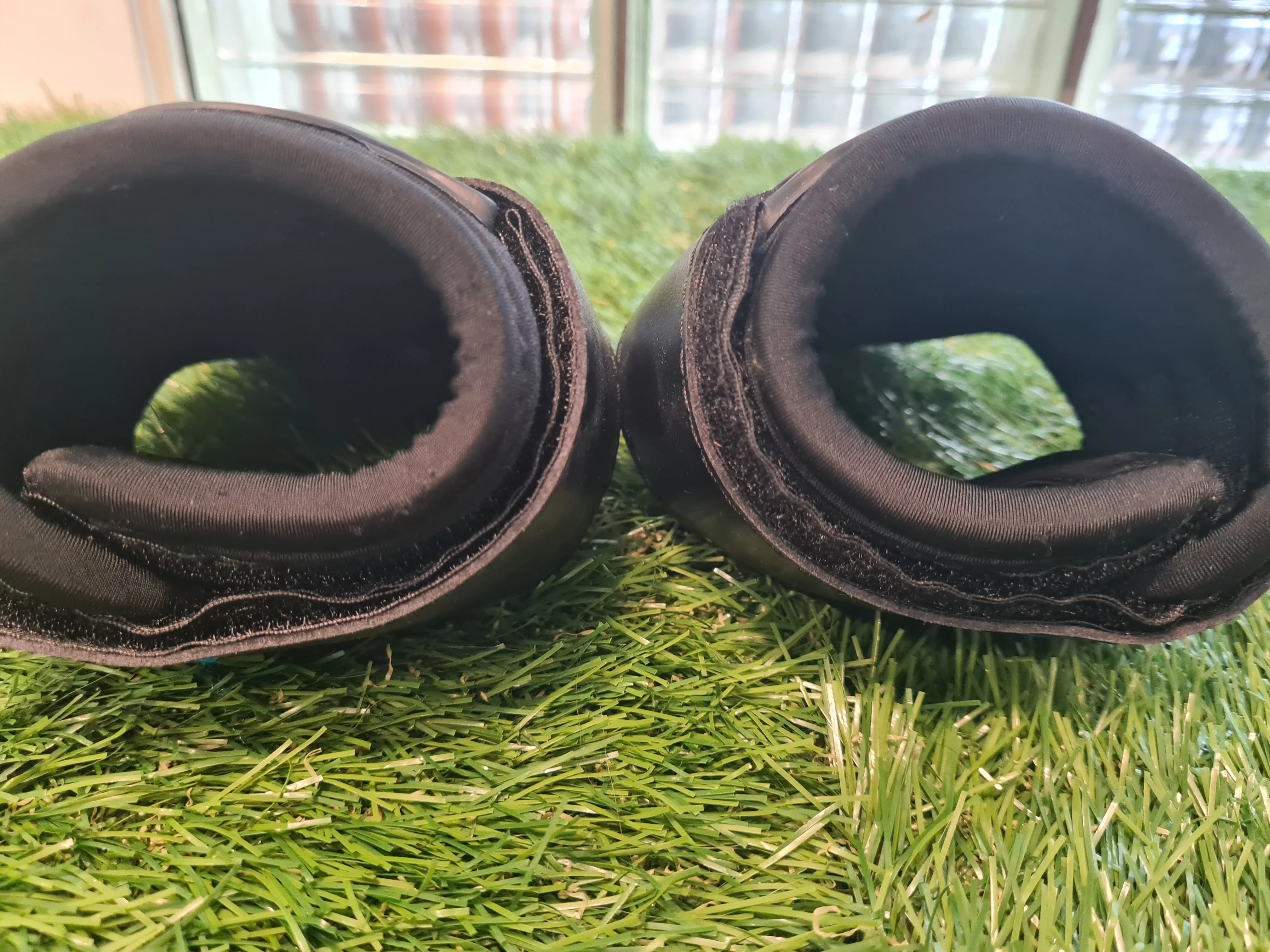 Pony size Premier Equine Black fetlock boots FREE POSTAGE  🟢