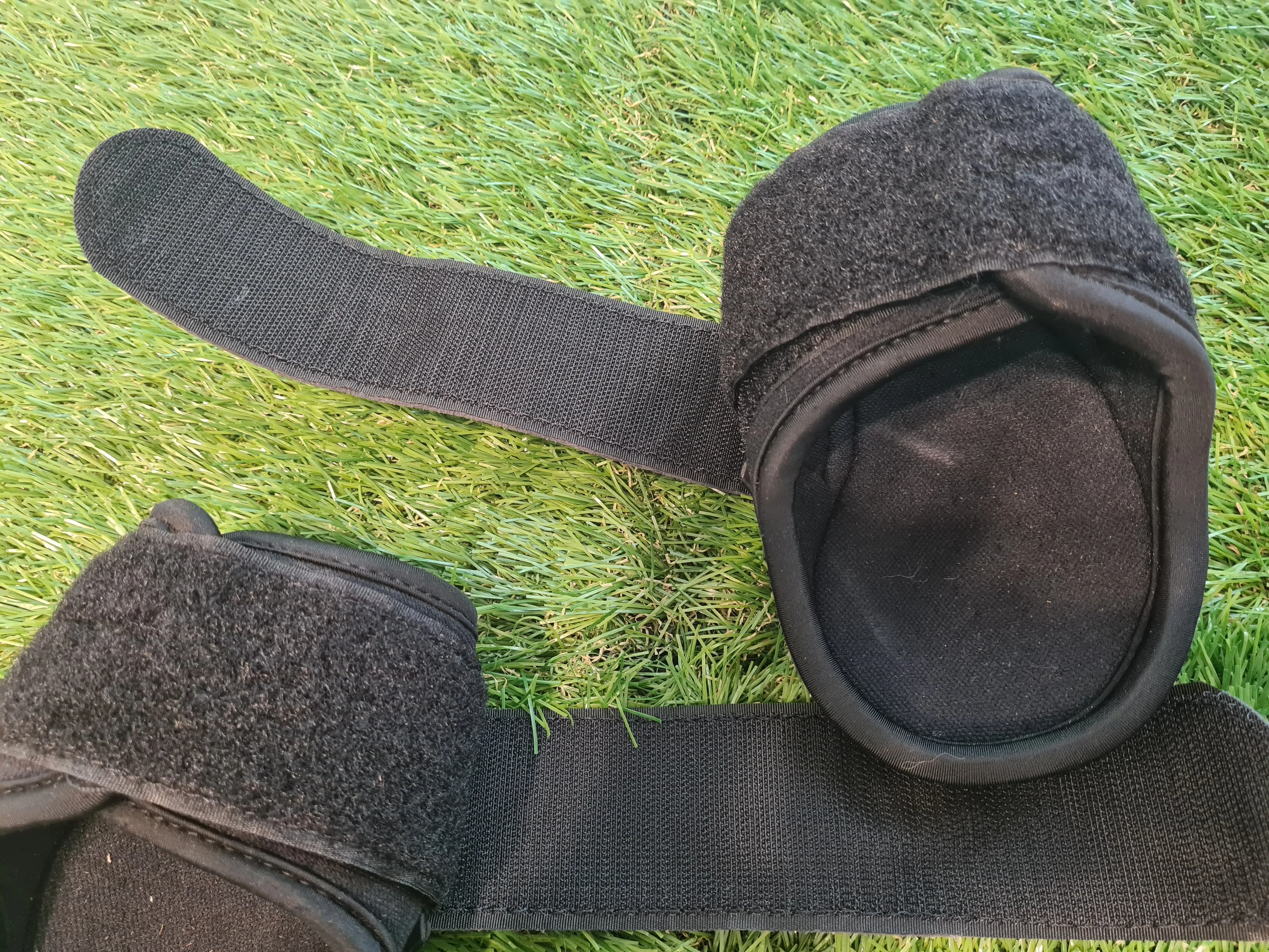 Pony size Premier Equine Black fetlock boots FREE POSTAGE  🟢