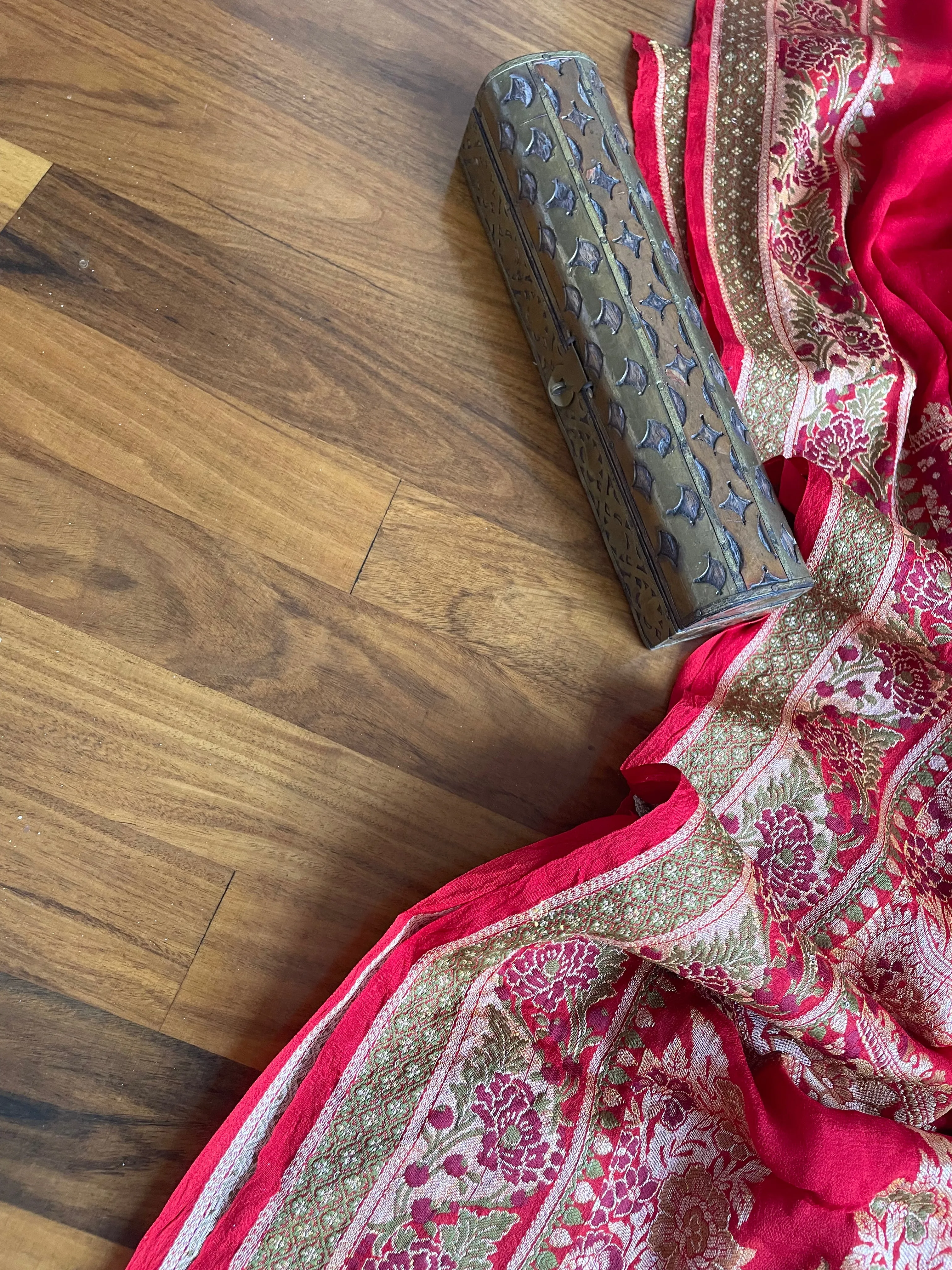 Rose Red Meenakari Banarasi Chiffon Elegant Saree