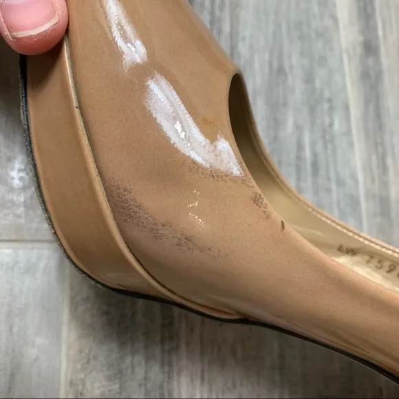 Stuart Weitzman nude peep toe heels size 8.5