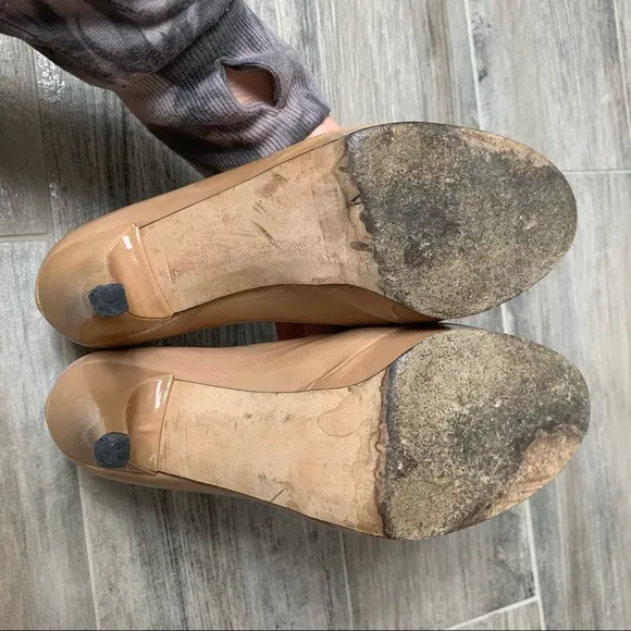 Stuart Weitzman nude peep toe heels size 8.5