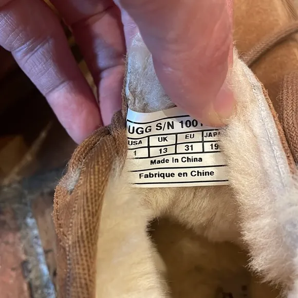UGG Kids' Neumel II Sheepskin Chukka Boots