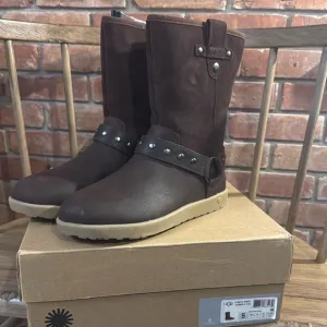 Ugg moto short boot, kids size 5, chocolate brown,