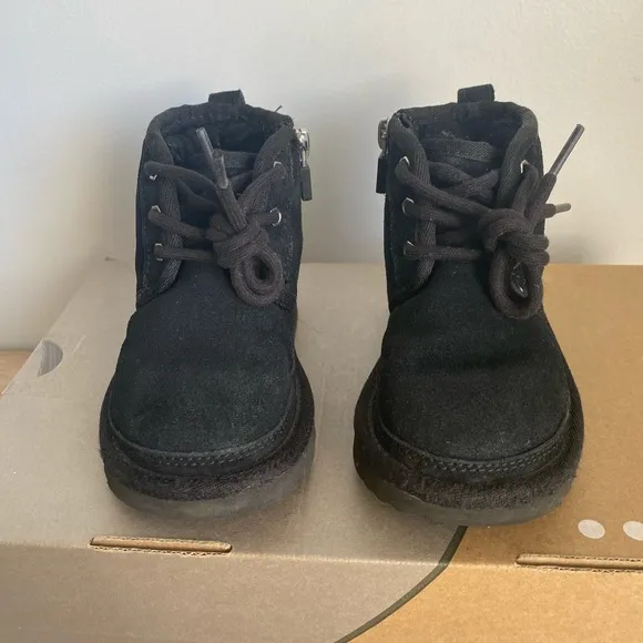 🧸Ugg Neumel II Black Chukka Toddler Boots - SZ 8 C