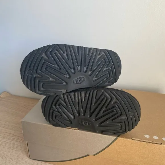 🧸Ugg Neumel II Black Chukka Toddler Boots - SZ 8 C
