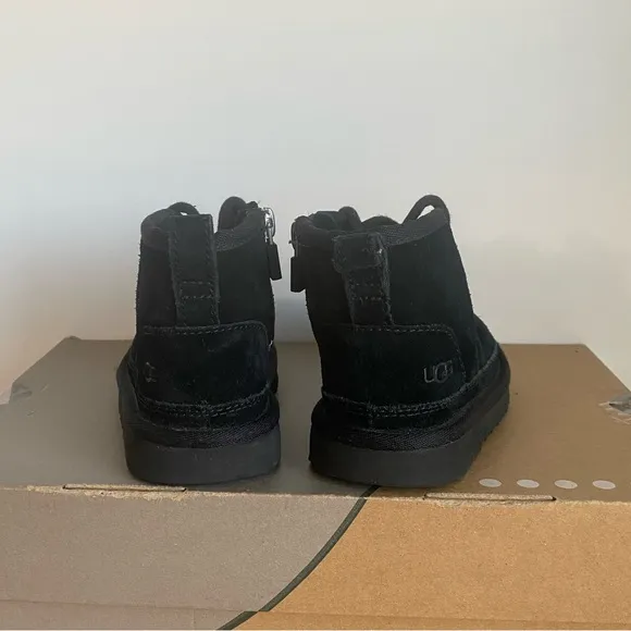 🧸Ugg Neumel II Black Chukka Toddler Boots - SZ 8 C