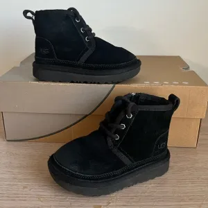 🧸Ugg Neumel II Black Chukka Toddler Boots - SZ 8 C