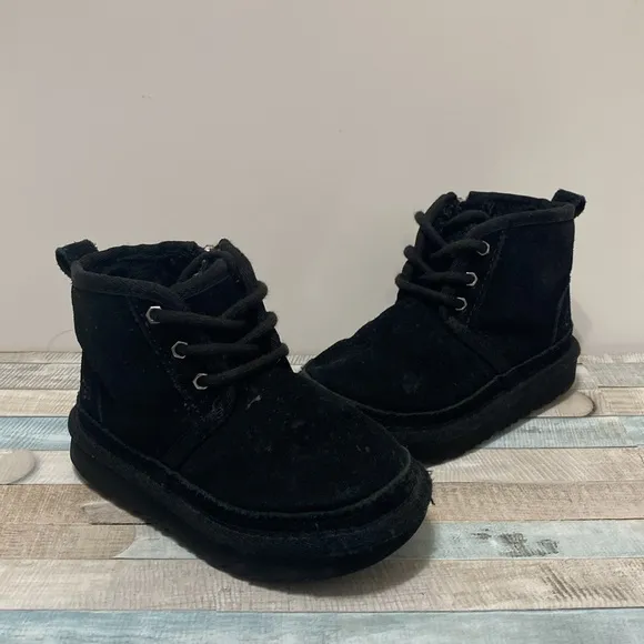 Ugg Neumel II Chukka Kids Boots