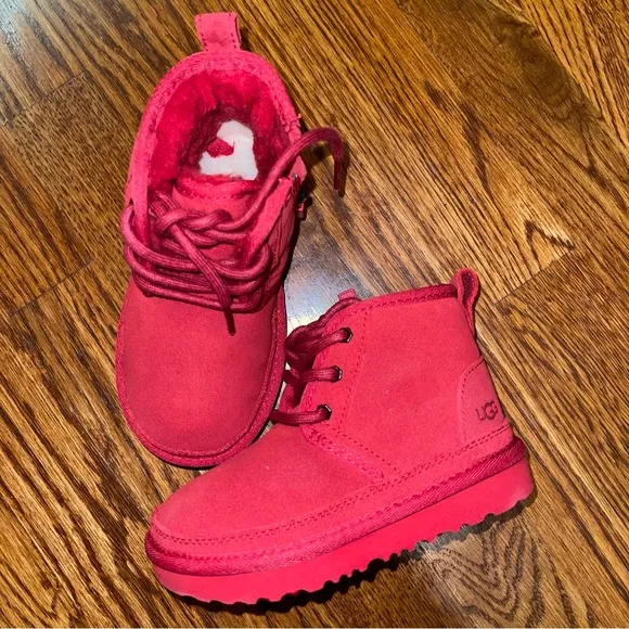 UGG Neumel II Toddler Shearling Chukka Winter Boot Red