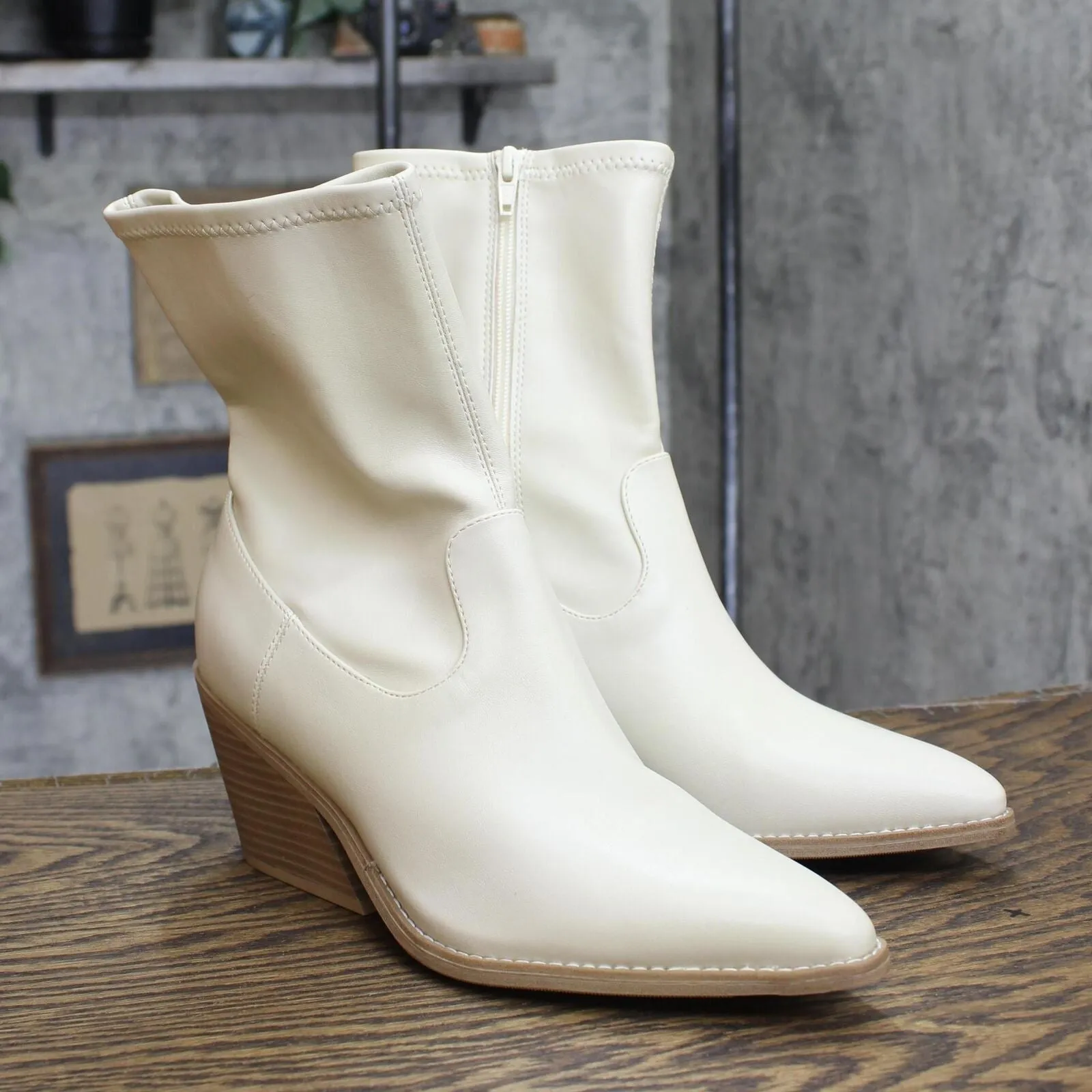 Universal Thread Women's Aubree Ankle Boots 88375051 Off White 9M