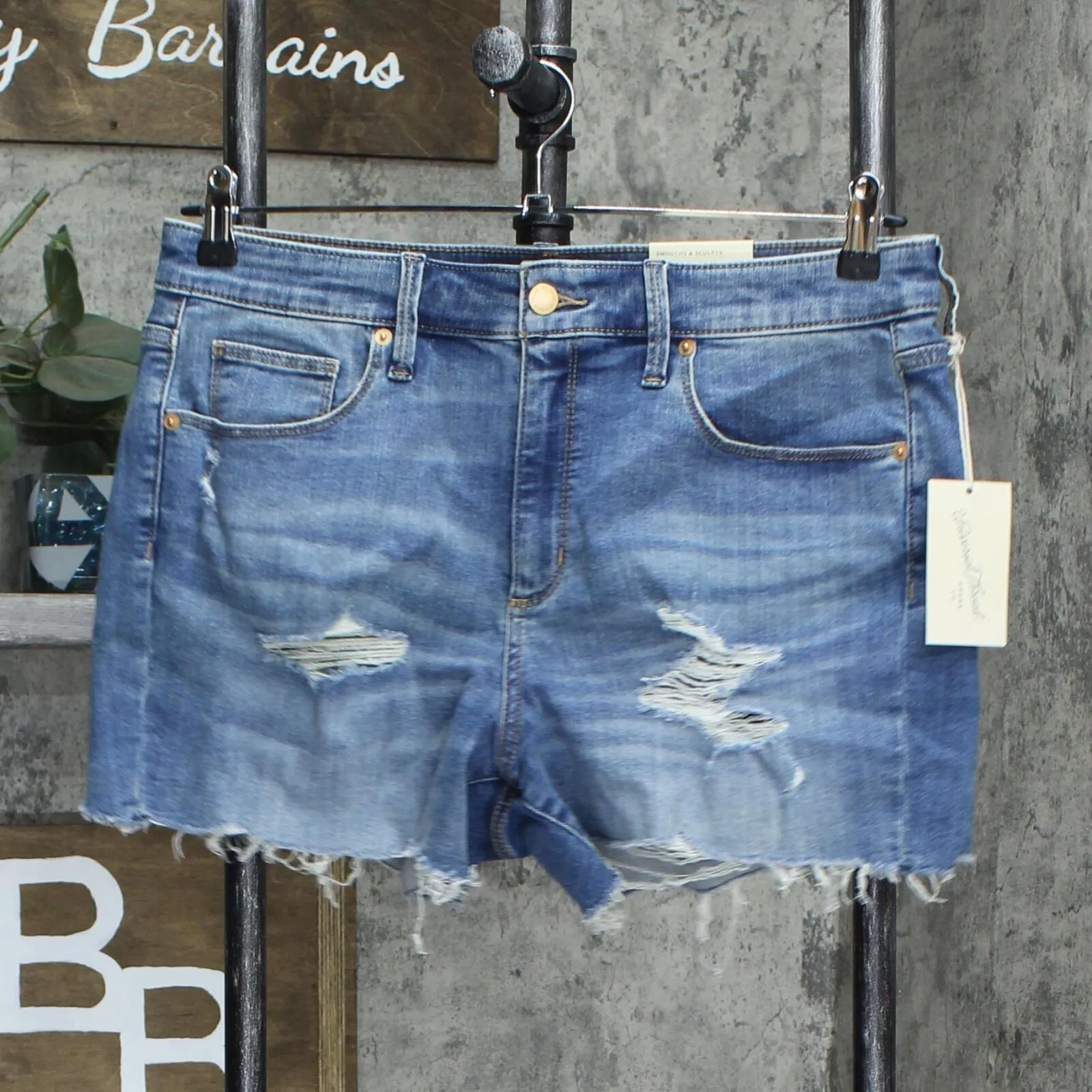 Universal Thread Women's High-Rise Distressed Midi Jean Shorts 563727