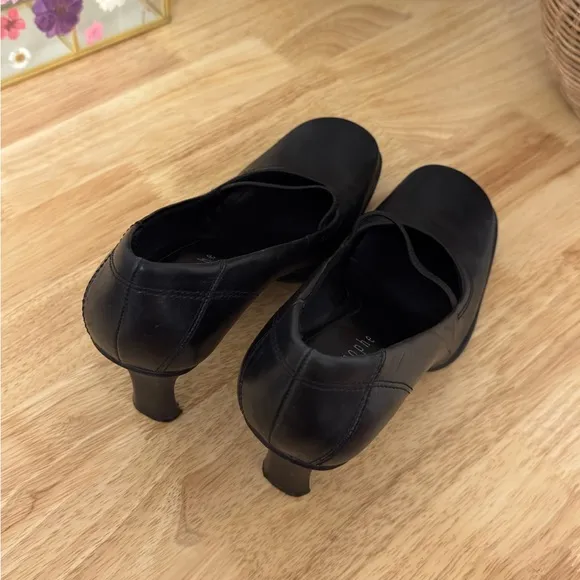 Vintage Apostrophe Black Leather Mary Jane Heels Size 8.5 Classic  Casual
