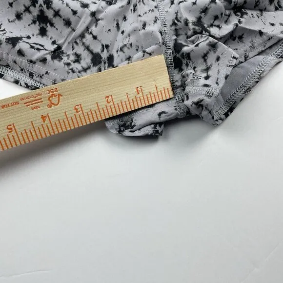 VUORI Clementine Shorts Size Large Gray Shibori. 2.5” Inseam NWT Womens