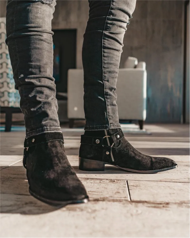 Wyatt Black by Cinco Studio