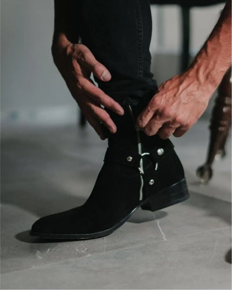 Wyatt Black by Cinco Studio