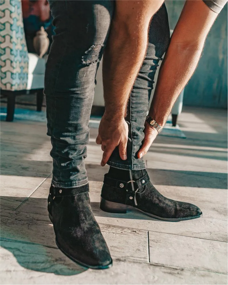 Wyatt Black by Cinco Studio